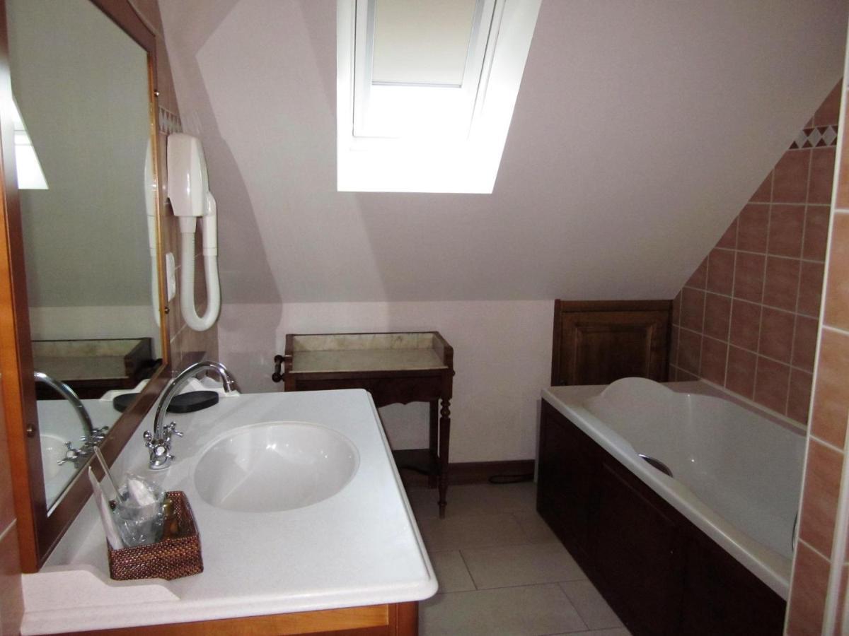 Hotel Le Manoir De Mathan Crepon A La Campagne 5 Mn D'Arromanches Et 10 Mn De Bayeux Kültér fotó