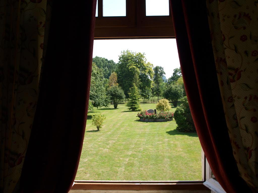 Hotel Le Manoir De Mathan Crepon A La Campagne 5 Mn D'Arromanches Et 10 Mn De Bayeux Kültér fotó